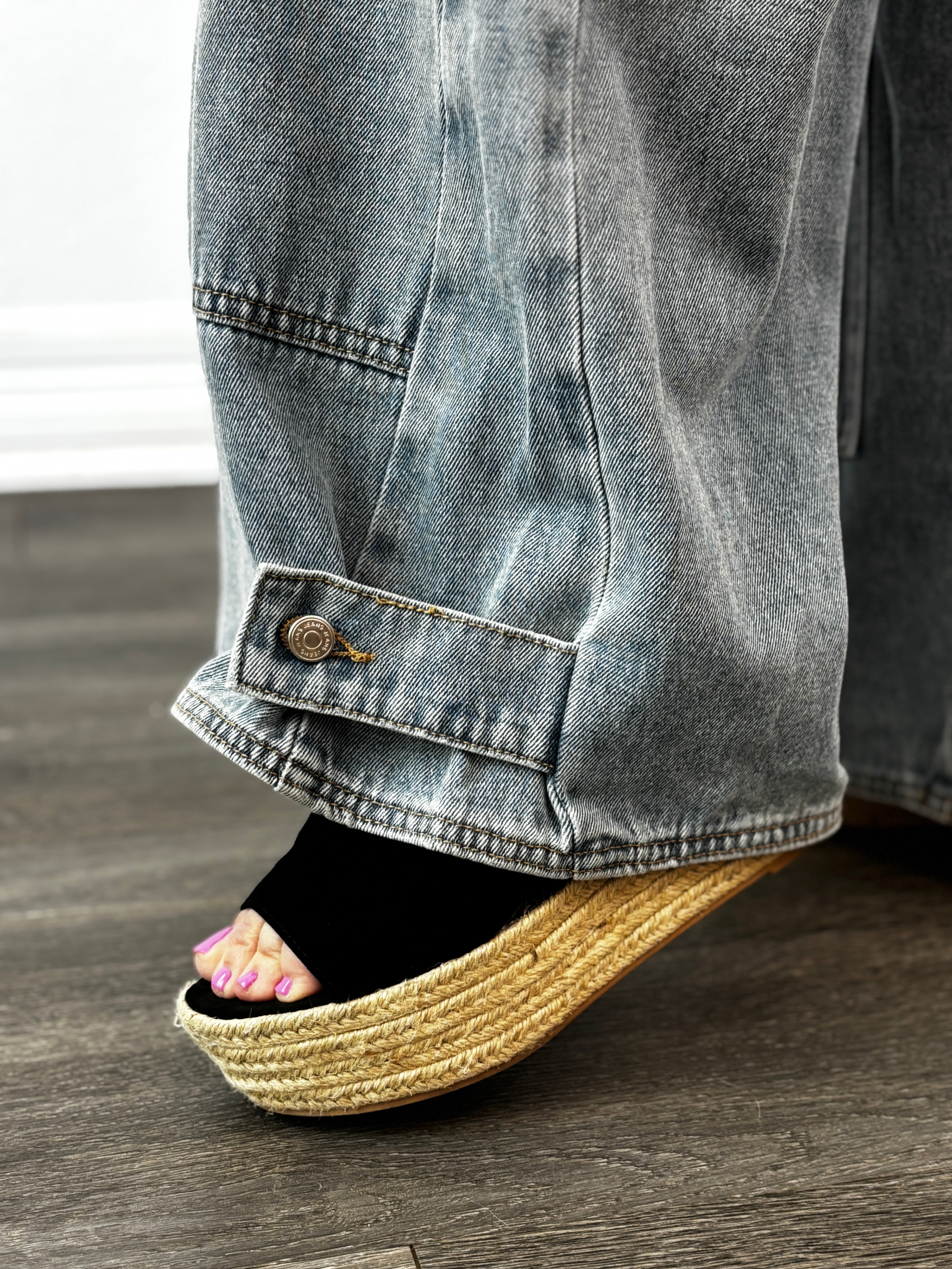 Patch Wide Leg Jeans