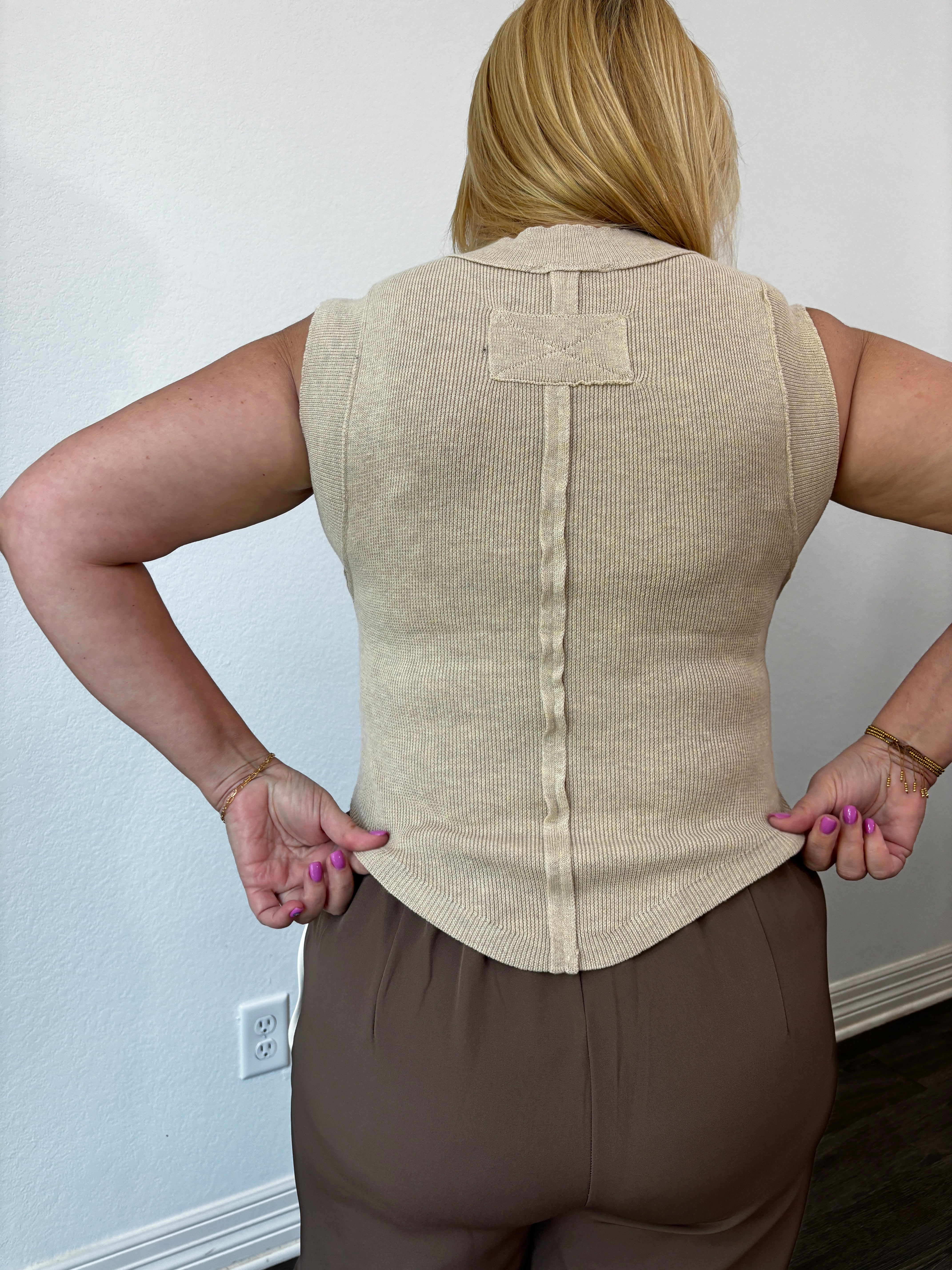 Lily Sleeveless Rounded Tank Sand