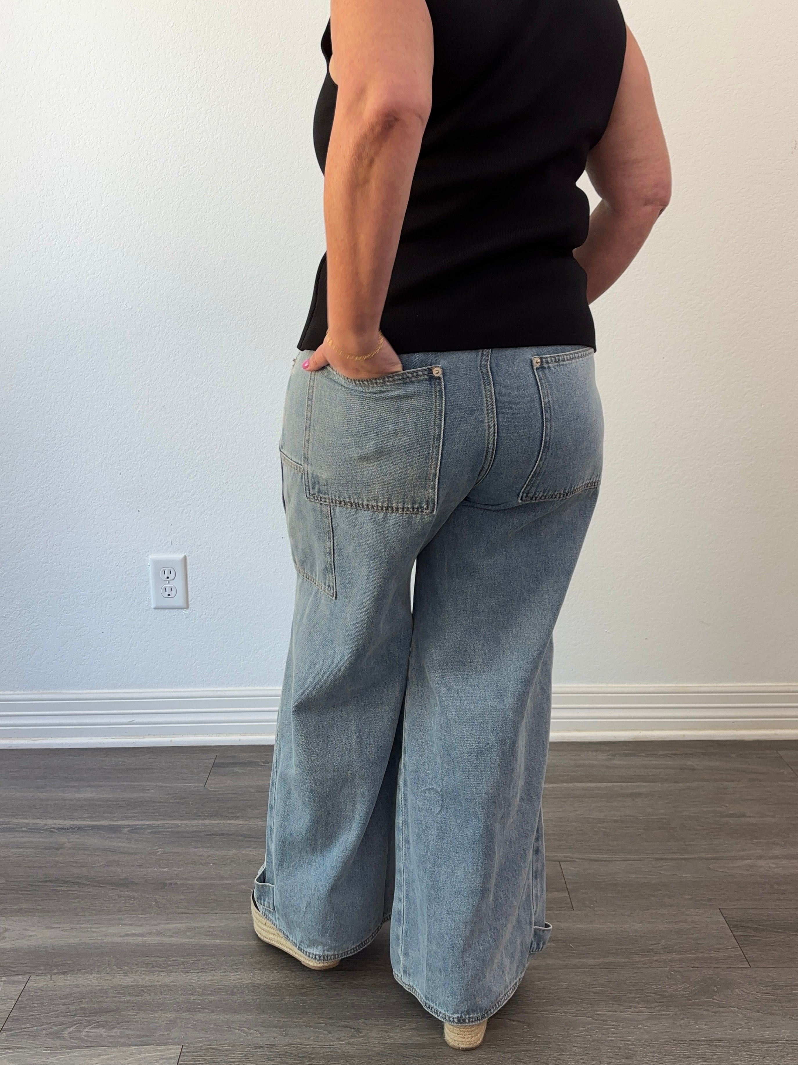 Patch Wide Leg Jeans