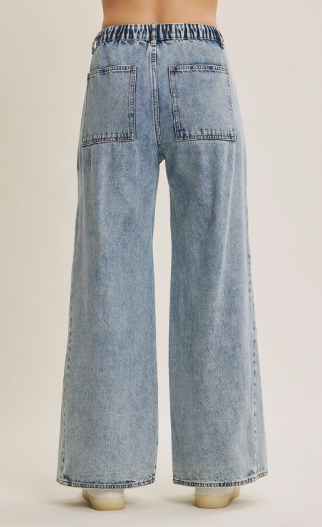Emery Oversized Pockets Wide-Leg Jeans