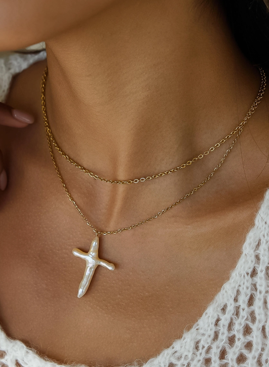 Clara Cross Necklace - Pearl