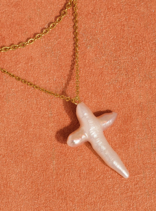 Clara Cross Necklace - Pearl