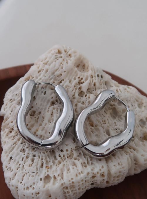 Darcy Oval Hoop Earring - Silver