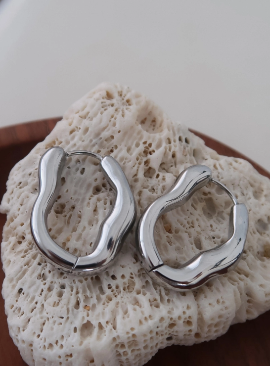 Darcy Oval Hoop Earring - Silver